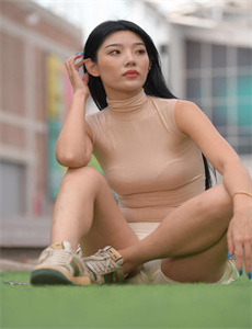 英格丽向西行